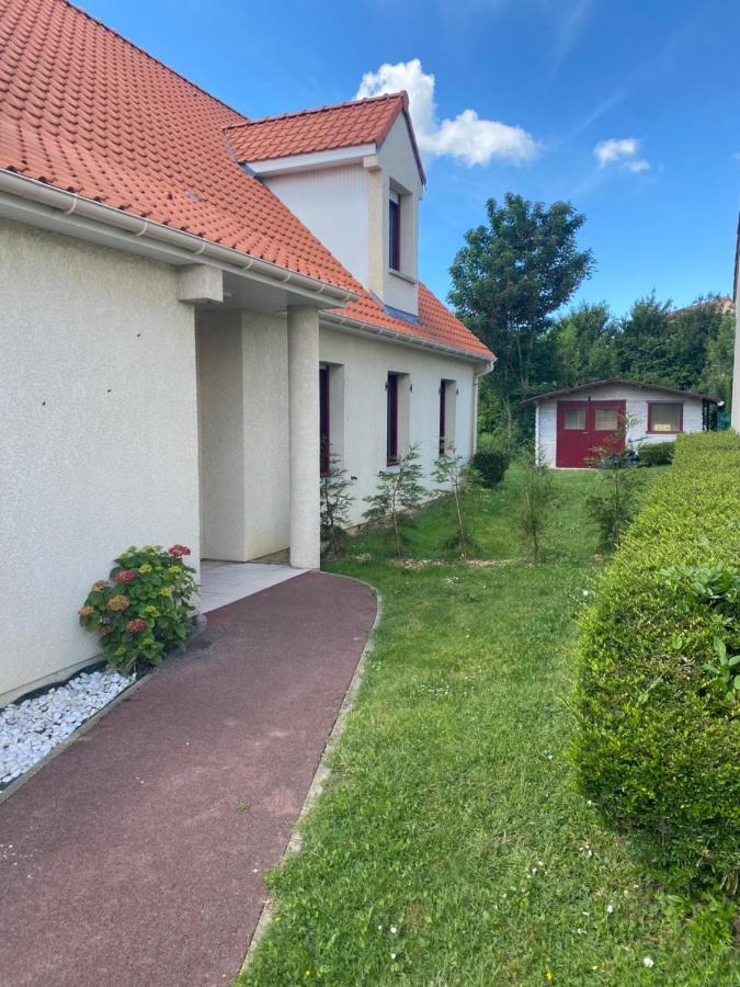Aux Charmes 1 Bed and Breakfast Isques Εξωτερικό φωτογραφία
