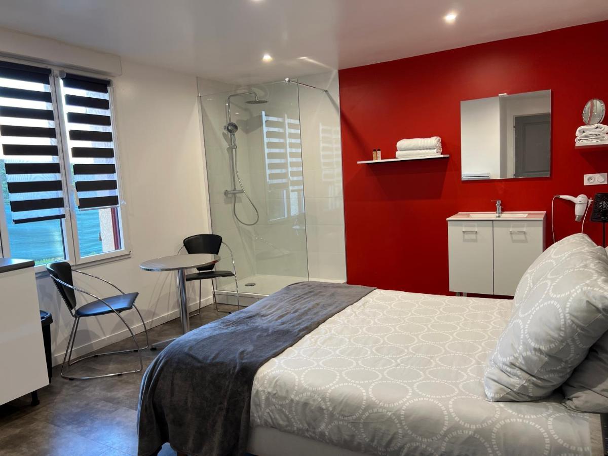 Aux Charmes 1 Bed and Breakfast Isques Εξωτερικό φωτογραφία