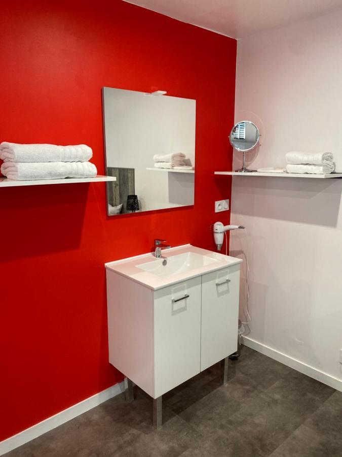 Aux Charmes 1 Bed and Breakfast Isques Εξωτερικό φωτογραφία