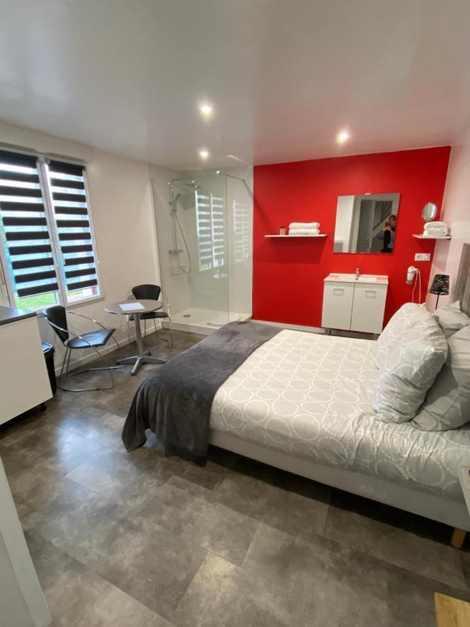 Aux Charmes 1 Bed and Breakfast Isques Εξωτερικό φωτογραφία